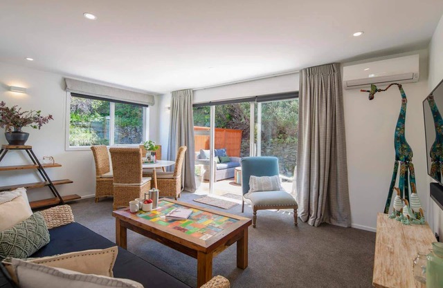Hillside Villa 4 – Modern 2BR Walk to Town & A/C