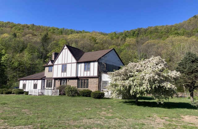 Hilltown Nest is a wonderful place for family and friends to gather.