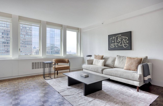 Hip Back Bay 1BR w/Gym, nr Shops, Green Line & Dining, by Blueground