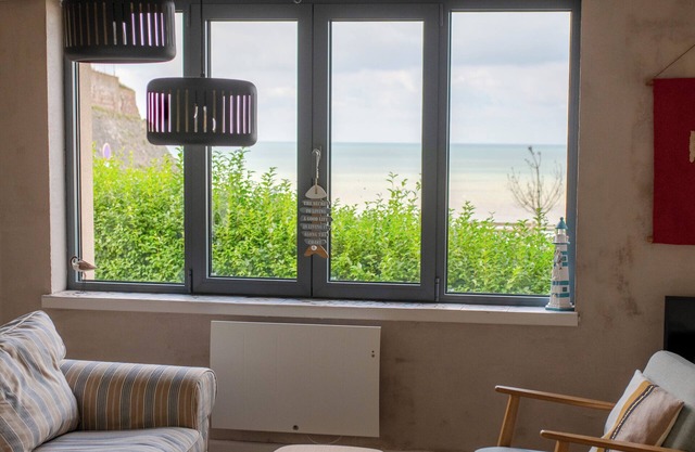 Histoires d'Ault - house with sea view and garden