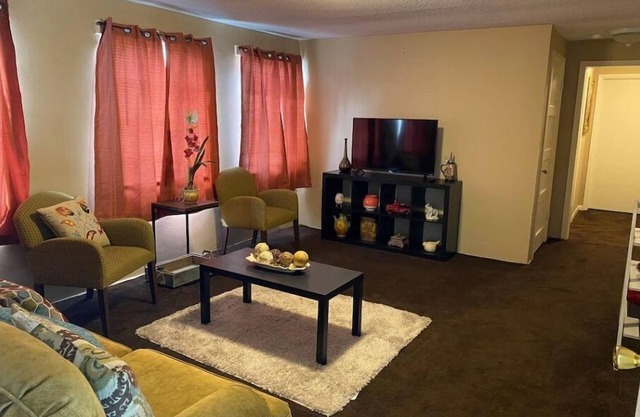 Historic 2Bedroom 2bath apartment near Hospital & VSU(2ndF)