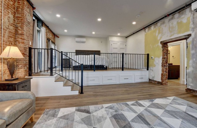 Historic American Hall Kaufman Suite