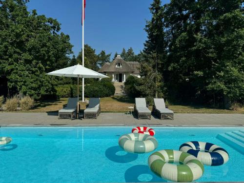 Historic Beach Villa With Pool At Marielyst