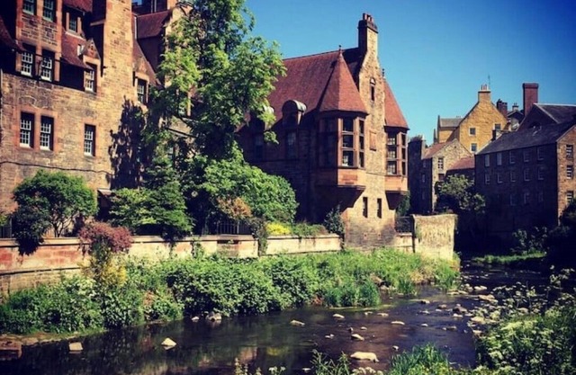 Historic beautiful Dean Village 1 bed flat with river views