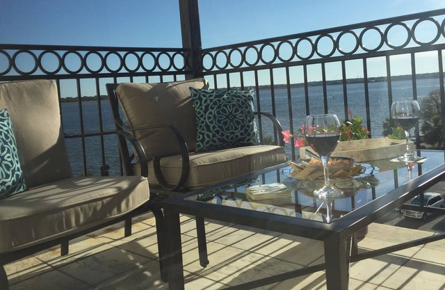 Historic Charleston – South of Broad with Gorgeous Water and Sunset Views