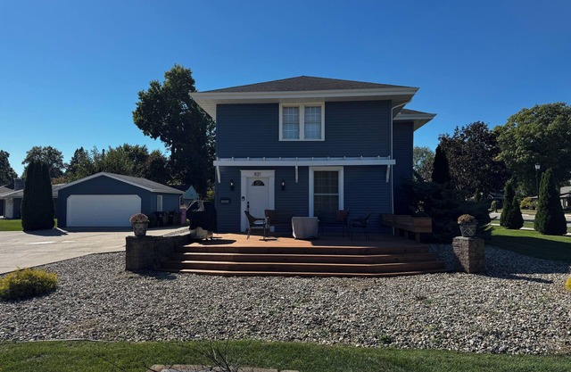 Historic Charm Meets Modern Comfort - 5BR, 6BA farmhouse 1 mile from ND Stadium!