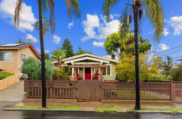 HISTORIC Craftsman Home in South Park near San Diego Zoo/Balboa Park/Sleeps 8!