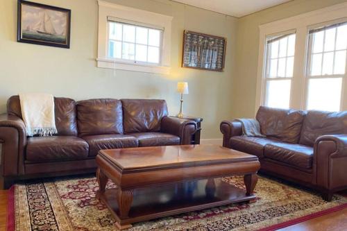 Historic Downtown Flat, # 1