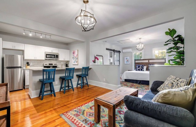 Historic Downtown Marble Falls- 2 Suite Combo Travis/MrblFlls