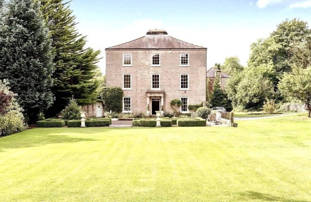 Historic Georgian Villa in Richmond by the River Swale