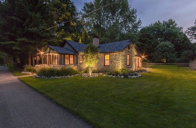 Historic Gold Coast Hideout ~ Close To Several Lake Michigan Beaches!