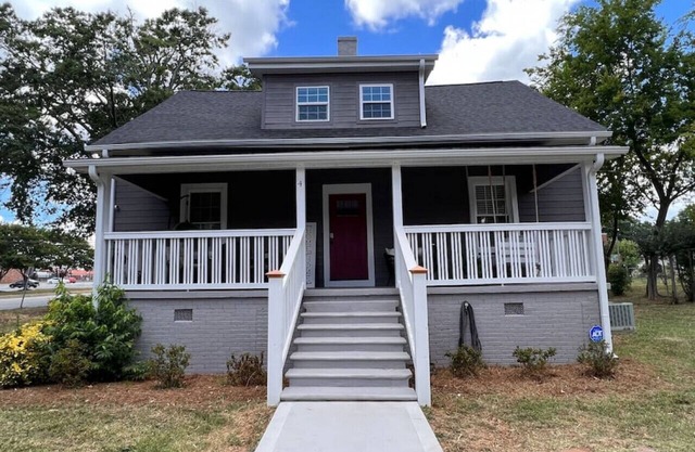 Historic Home in Downtown Greer nShop,Eat & Sleep