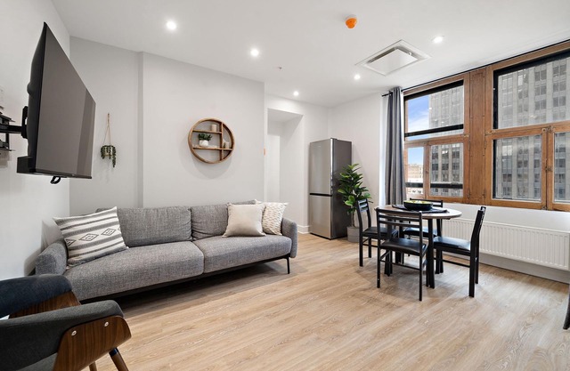 Historic Luxury Old MTL- 2BR-2BA