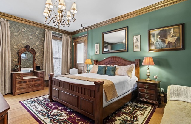Historic Luxury Stay | Downtown Springfield | Step-Free Access