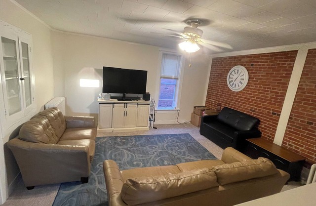 Historic Nauvoo Apartment, family friendly.