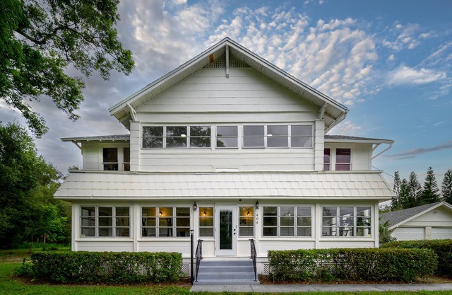 Historic, private, updated, 5 Bedroom Plantation Home, lake, fishing, leasuren