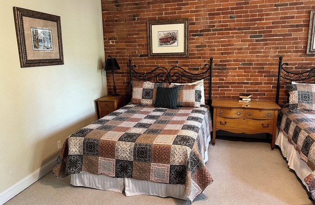 Historic rooms near riverfront in downtown, Louisiana, MO