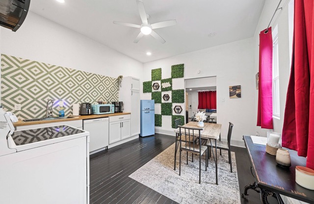 Historic SA Apt l 30+ Day Stay Central & Airport