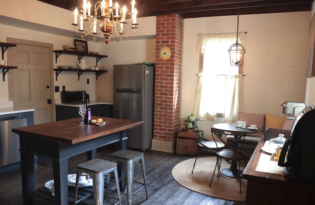 Historic Schoolmaster’s House in Zoar