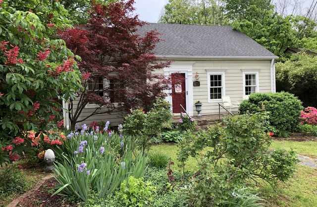 Historic setting, close to UofA, Dickson Street, Wilson Park