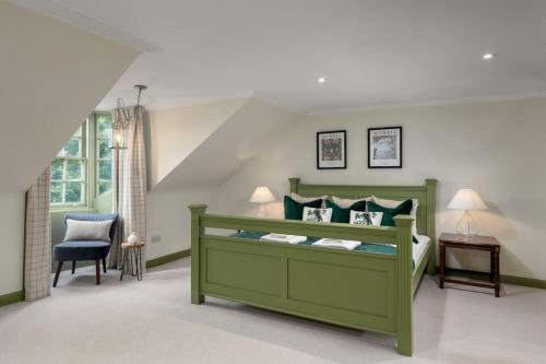 Historic Trackside Retreat, Charming Getaway