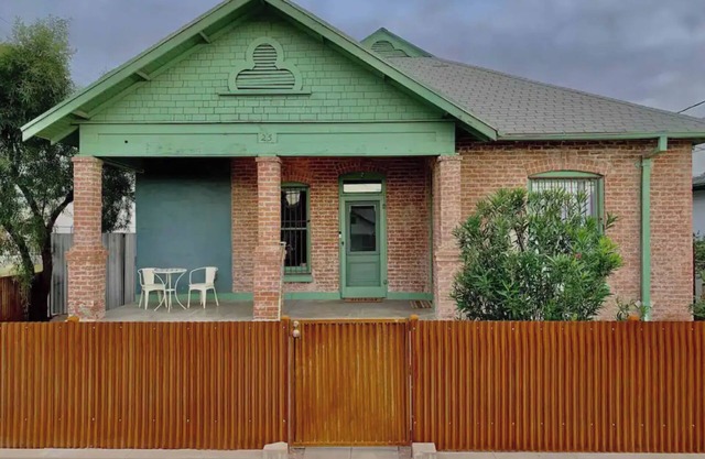 Historic Triplex - Multi Family House in Lovely Barrios!