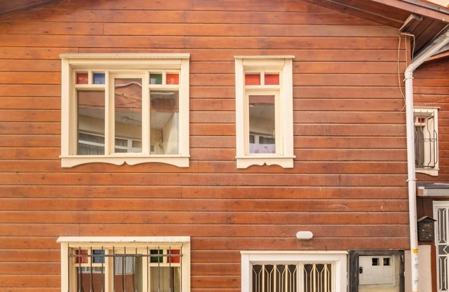 Historical Duplex Villa with Patio in Beyoglu