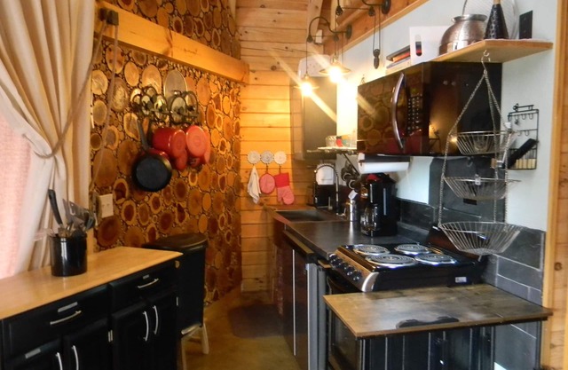 Hocking Hills A-Frame Log/Stone Cabin by the Pond-Quiet and Private
