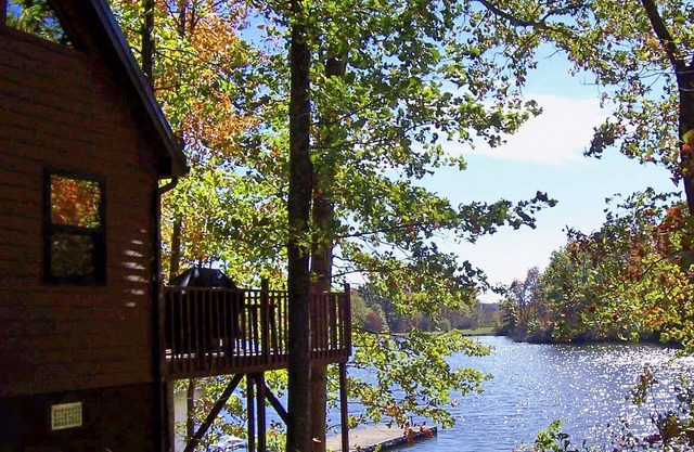 Hocking Hills Lake Gem w/Hot Tub, Dock, 100 Acres