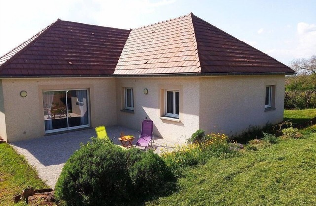 Holiday house La Chapelle sous Brancion for 1 - 4 persons with 2 bedrooms - Holiday home