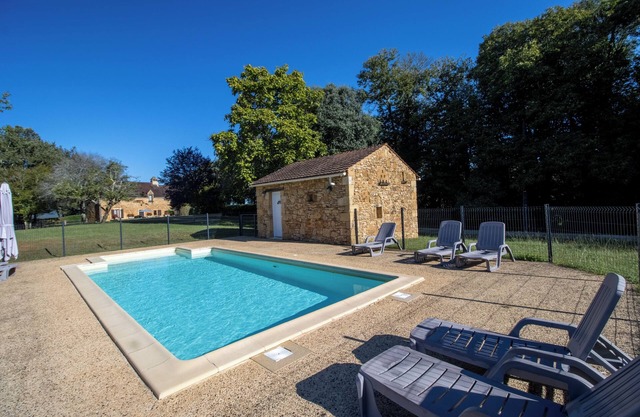 Holiday Home 'Le Grand Pech' with Shared Pool, Private Terrace and Wi-Fi