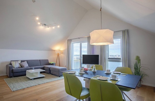 Holiday Apartment "Reeders Topp by Seeblick Ferien" with Harbour View