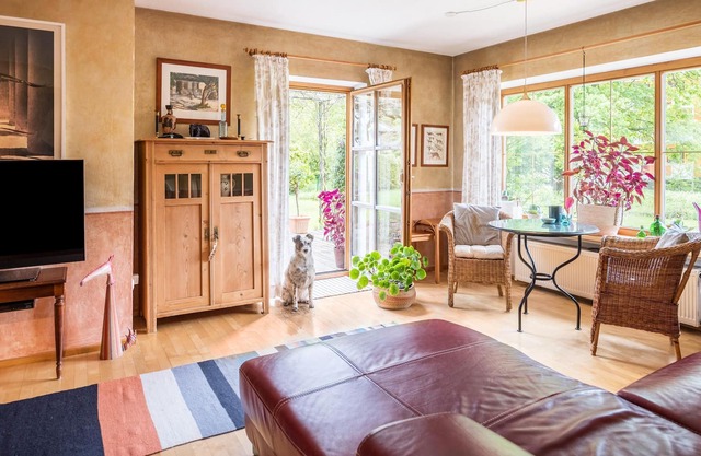 Holiday Apartment "Sonnenröschen" with Wi-Fi, Terrace & Mountain View