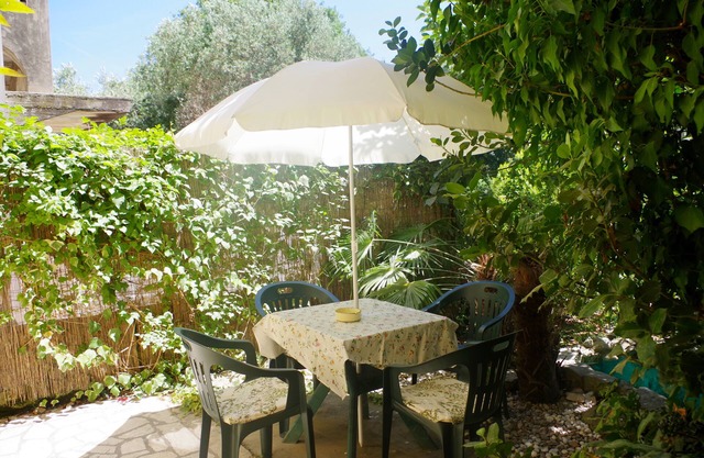 Holiday apartment in village Pješčana uvala, 500m from the beach