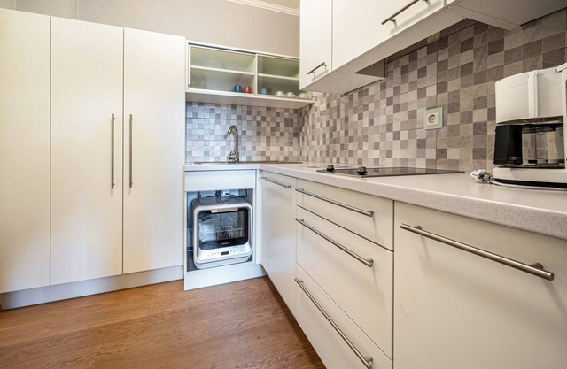 Holiday Apartment 'Alpen Living' with Mountain View, Shared Garden & Wi-Fi