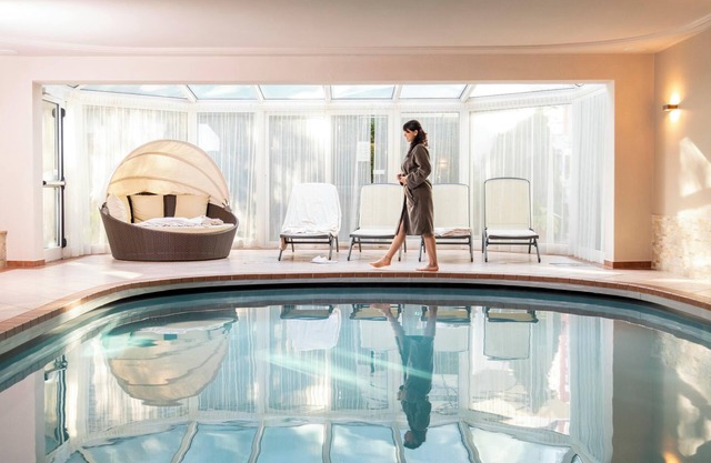 Holiday Apartment "Alpenhof Lodge Almrose II" with Mountain View, Pool & Wi-Fi