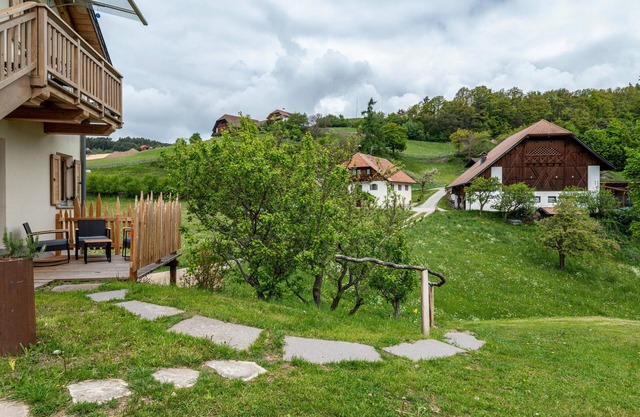 Holiday Apartment 'Aschnerhof Auf'm Egg' with Mountain View, Private Terrace and Wi-Fi