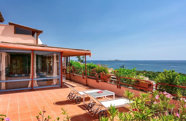 Holiday Apartment Attico Asfodeli with Sea View