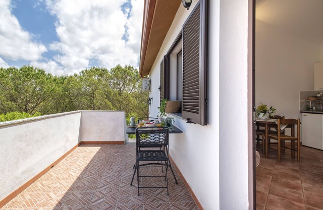 Holiday Apartment 'Casa Vacanza Baratz 3' with Mountain View, Shared Garden & Wi-Fi