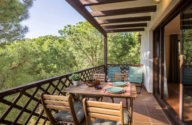 Holiday Apartment ‘Falésia Pine Spot’ with Wi-Fi, Balcony & Shared Pool