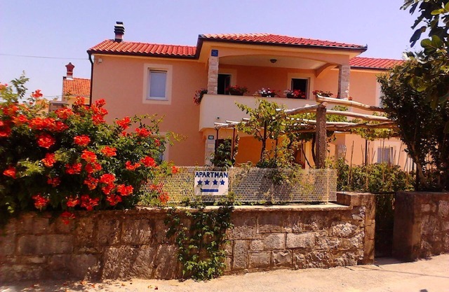 Holiday apartment Gabonjin for 1 - 4 persons with 1 bedroom - Holiday apartment in one or multi-fami