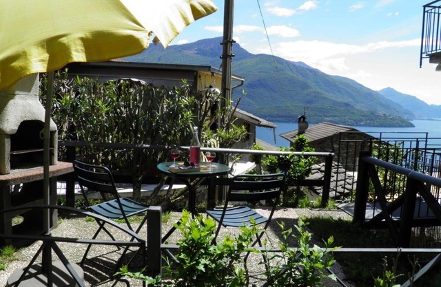 Holiday apartment Gravedona for 1 - 4 persons with 2 bedrooms - Holiday apartment in one or multi-fa