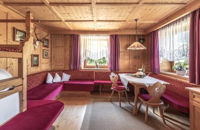 Holiday Apartment "Steinhaus XXL" with Mountain View, Shared Pool and Wi-Fi