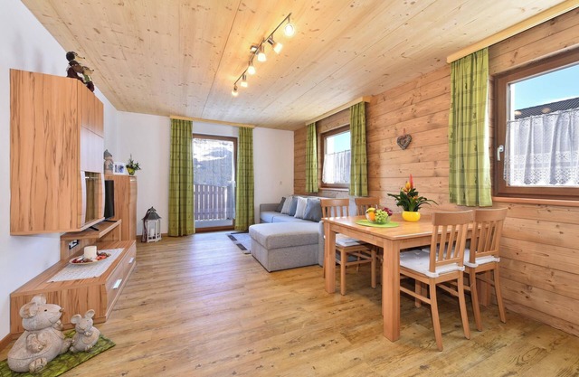 Holiday Apartment "Joselehof Edelweiss" with Mountain View, Wi-Fi & Garden