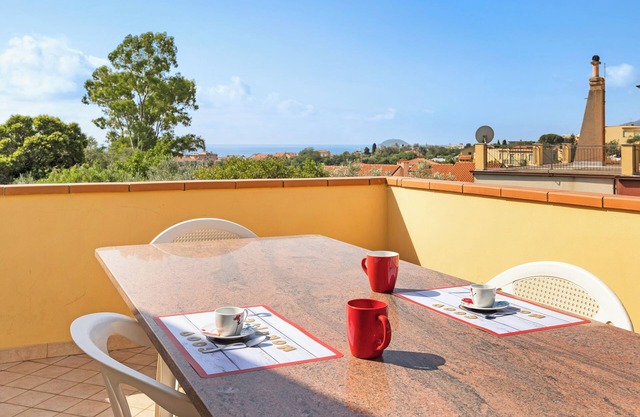 Holiday Apartment "La Casa di Lady" with Sea View, Terrace & Wi-Fi