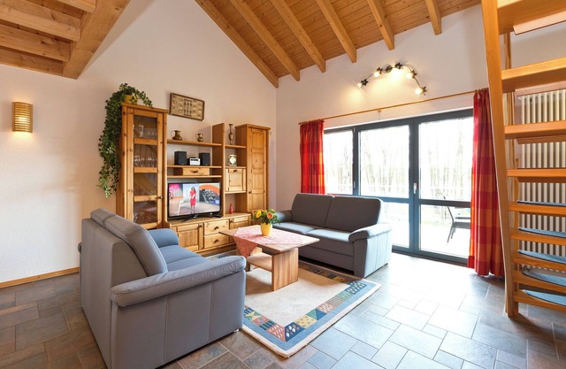 Holiday Apartment 'Maribell Appartement' with Lake View, Rowboat, Balcony and Wi-Fi