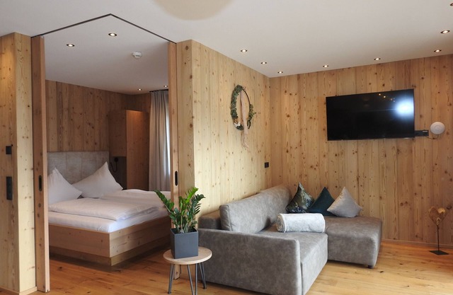 Holiday Apartment 'Mountain Suite No°203' with Mountain View, Balcony and Wi-Fi