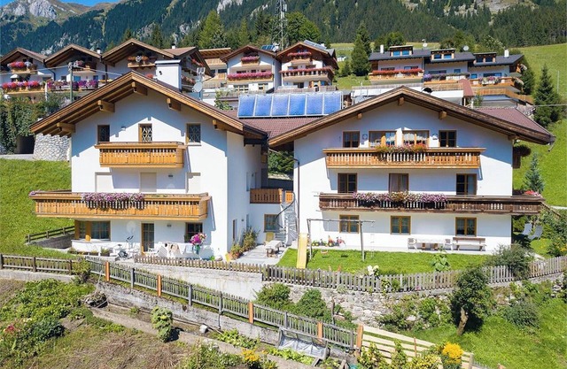 Holiday Apartment "Parigger Apt Lavendel" with Mountain View, Shared Garden and Wi-Fi