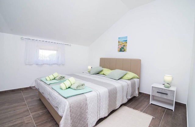 Holiday apartment Veli Losinj for 1 - 4 persons with 2 bedrooms - Holiday apartment in one or multi-