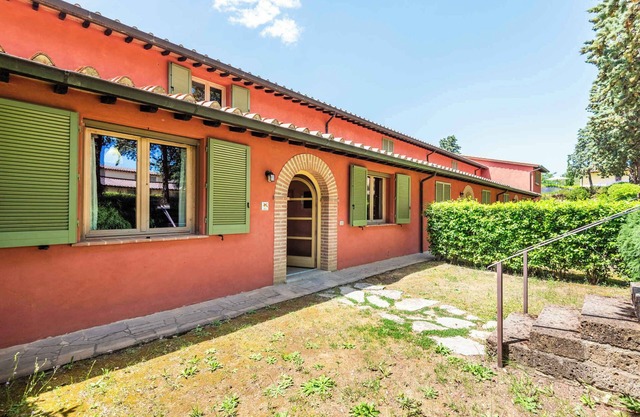 Holiday apartment with terrace, air conditioning and internet